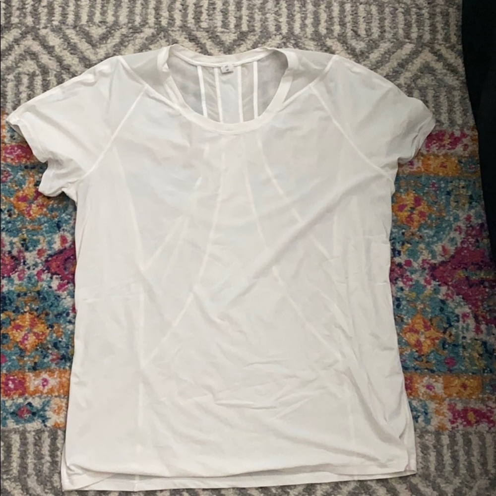 white lululemon workout top
